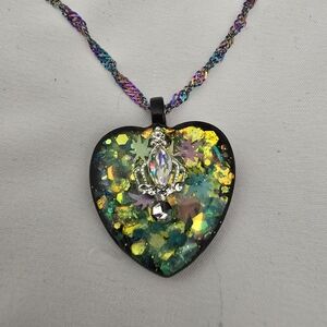 New heart with resin glitter and crystals with multi colored chain nevklace